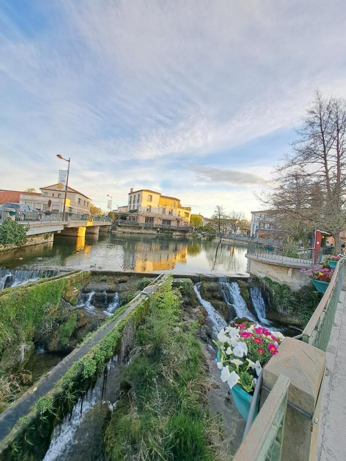 Le Studio De La Place Chalier L'Isle-sur-la-Sorgue Luaran gambar
